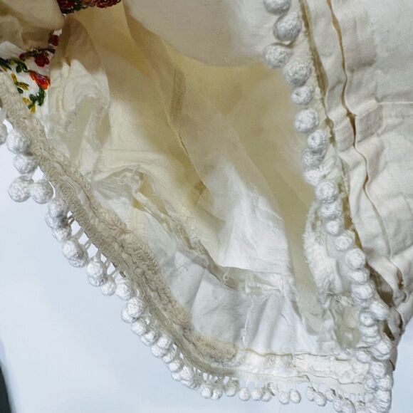 Moulinette Soeurs Anthropologie White Cotton Floral Embroidered Top Pom Tassels - Picture 8 of 10